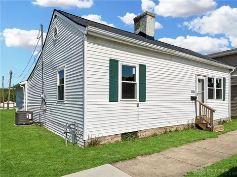 142 N Washington St, New Paris, OH 45347
