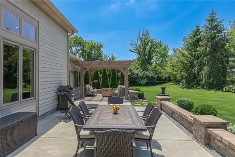 Exterior - 7625 Deer Path Ct, Springboro, OH 45066 photo 3 of 12