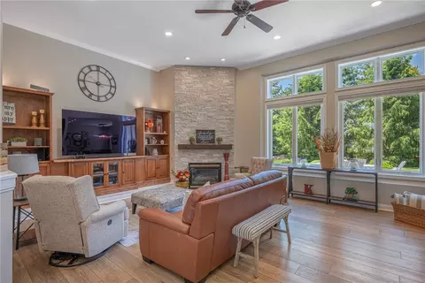 Living - 7625 Deer Path Ct, Springboro, OH 45066 photo 1 of 5