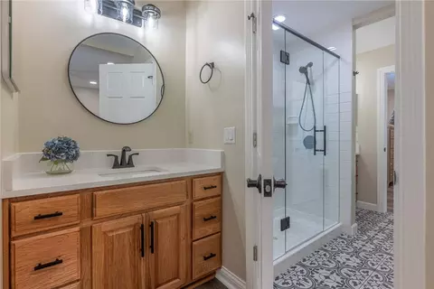 Bath - 7625 Deer Path Ct, Springboro, OH 45066 photo 2 of 7