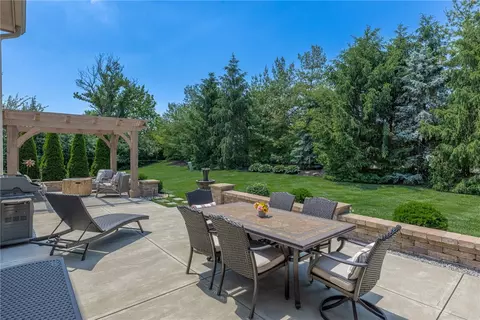 Exterior - 7625 Deer Path Ct, Springboro, OH 45066 photo 2 of 12