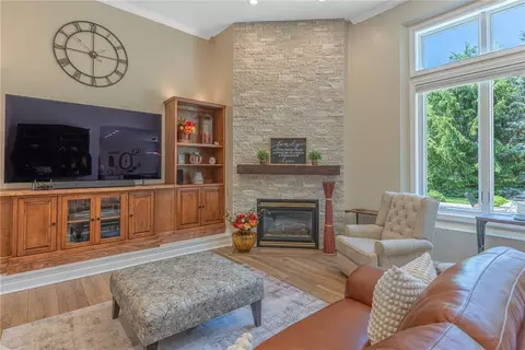 Living - 7625 Deer Path Ct, Springboro, OH 45066 photo 3 of 5