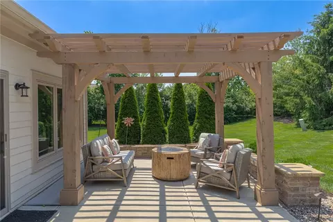 Exterior - 7625 Deer Path Ct, Springboro, OH 45066 photo 6 of 12