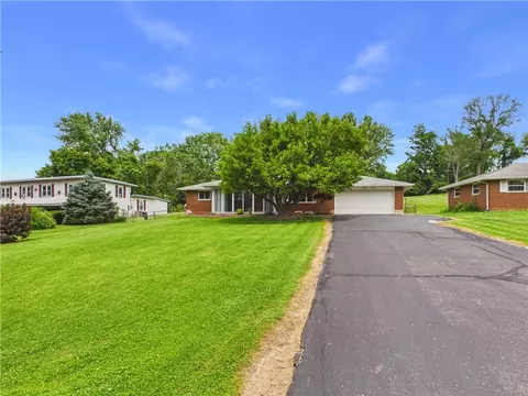 2974 Valley View Dr, Fairborn, OH 45324