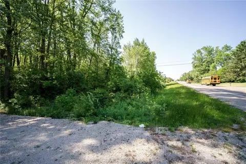 5236 Springfield Xenia Rd, Green Twp, OH 45506 photo 2