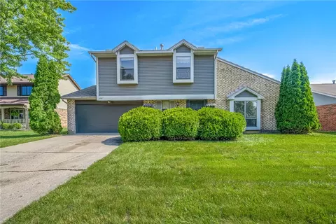 6587 Charlesgate Rd, Huber Heights, OH 45424