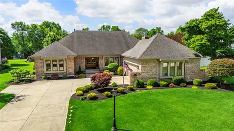 2144 Canterbury Ct, Troy, OH 45373