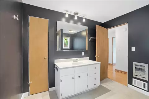 Bath - 327 Ardmore Rd, Springfield, OH 45504 photo 3 of 4