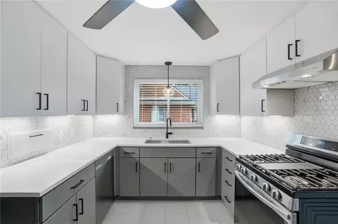 Kitchen - 327 Ardmore Rd, Springfield, OH 45504 photo 1 of 6