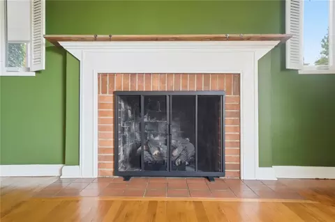 Living - 327 Ardmore Rd, Springfield, OH 45504 photo 3 of 8
