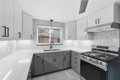 Kitchen - 327 Ardmore Rd, Springfield, OH 45504 photo 2 of 6