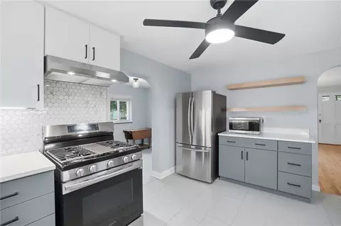 Kitchen - 327 Ardmore Rd, Springfield, OH 45504 photo 6 of 6