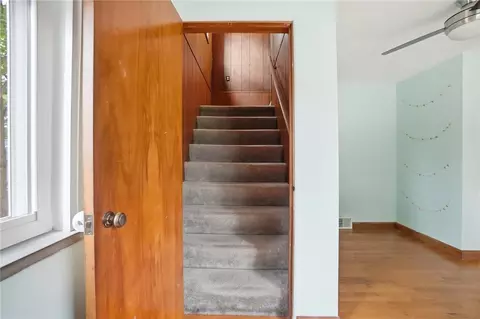Entry Way - 327 Ardmore Rd, Springfield, OH 45504 photo 6 of 8
