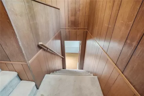 Entry Way - 327 Ardmore Rd, Springfield, OH 45504 photo 7 of 8
