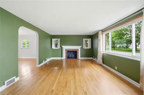 Living - 327 Ardmore Rd, Springfield, OH 45504 photo 1 of 8