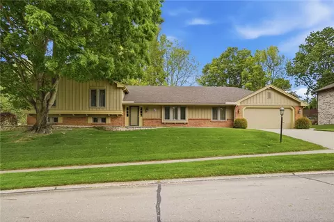 7880 John Elwood Dr, Centerville, OH 45459