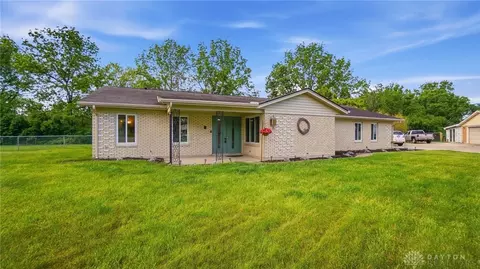 6030 Cobbleskill Ct, Centerville, OH 45459