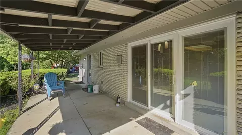 Exterior - 6030 Cobbleskill Ct, Centerville, OH 45459 photo 6 of 12