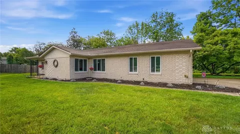 Exterior - 6030 Cobbleskill Ct, Centerville, OH 45459 photo 3 of 12