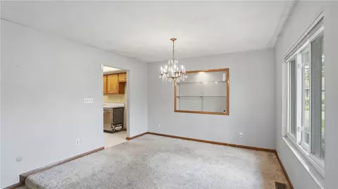 Living - 6030 Cobbleskill Ct, Centerville, OH 45459 photo 3 of 8