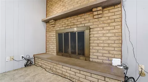 Living - 6030 Cobbleskill Ct, Centerville, OH 45459 photo 7 of 8