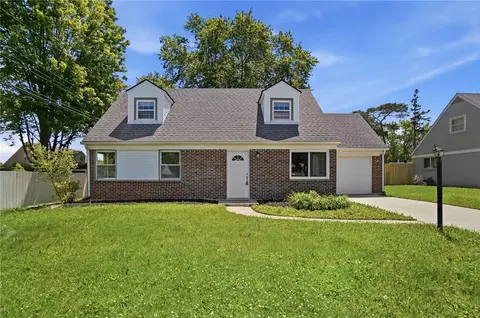 976 Kenosha Rd, Kettering, OH 45429
