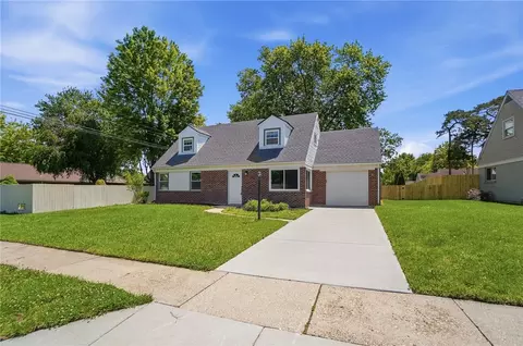 Exterior - 976 Kenosha Rd, Kettering, OH 45429 photo 2 of 7