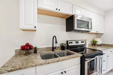 Kitchen - 976 Kenosha Rd, Kettering, OH 45429 photo 3 of 3