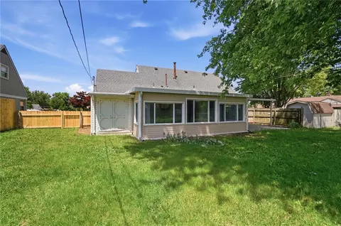 Exterior - 976 Kenosha Rd, Kettering, OH 45429 photo 5 of 7