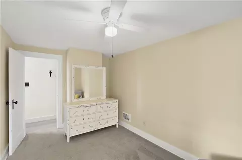 Bedroom - 146 N Kensington Pl, Springfield, OH 45504 photo 6 of 6