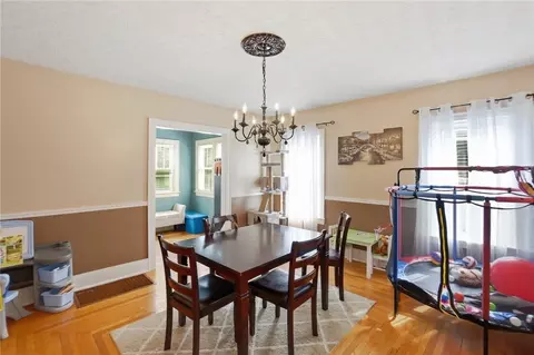 Dining - 146 N Kensington Pl, Springfield, OH 45504 photo 1 of 2