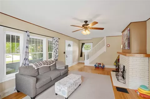 Living - 146 N Kensington Pl, Springfield, OH 45504 photo 1 of 1