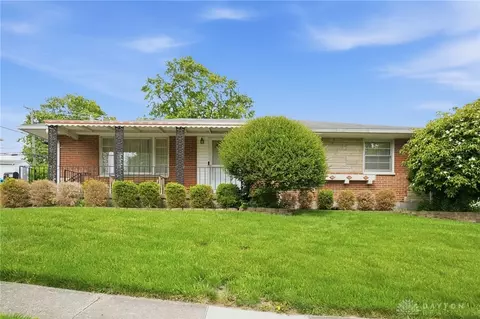 877 Woodhill Rd, Riverside, OH 45431