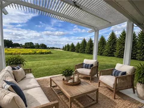 816 Brookwood Cir, Tipp City, OH 45371