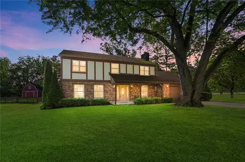 680 Carlsbrook Dr, Dayton, OH 45434