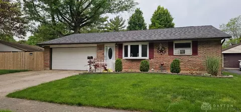 221 Mills Pl, New Lebanon, OH 45345