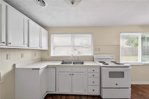 Kitchen - 840 Brookfield Rd, Kettering, OH 45429 photo 3 of 4