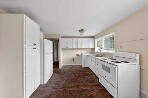 Kitchen - 840 Brookfield Rd, Kettering, OH 45429 photo 1 of 4