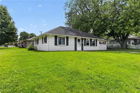 Exterior - 840 Brookfield Rd, Kettering, OH 45429 photo 3 of 6