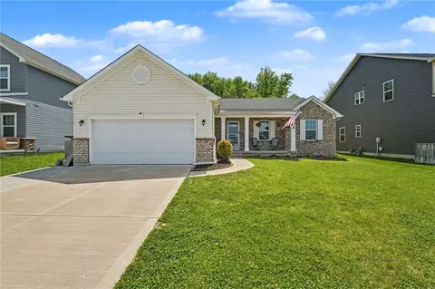 9229 Lakeside St, Tipp City, OH 45371
