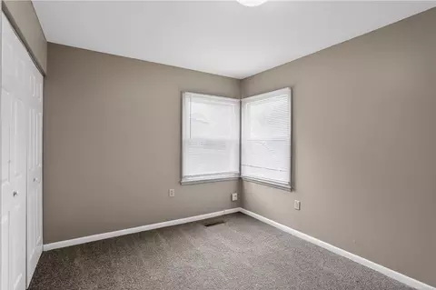 Bedroom - 2217 S Hadley Rd, Springfield, OH 45505 photo 8 of 8