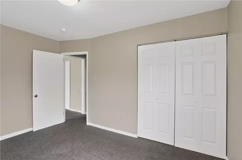 Bedroom - 2217 S Hadley Rd, Springfield, OH 45505 photo 4 of 8