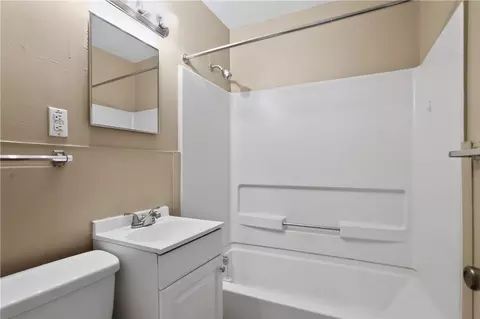 Bath - 2217 S Hadley Rd, Springfield, OH 45505 photo 1 of 1