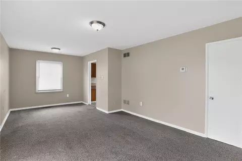 Living - 2217 S Hadley Rd, Springfield, OH 45505 photo 4 of 4