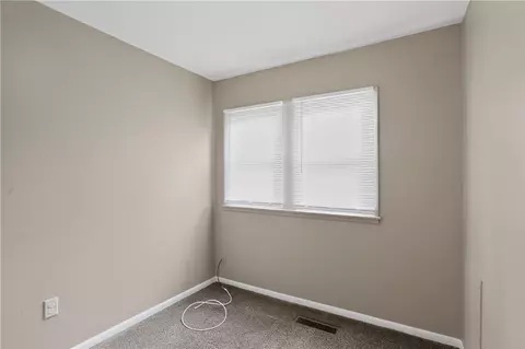 Bedroom - 2217 S Hadley Rd, Springfield, OH 45505 photo 3 of 8