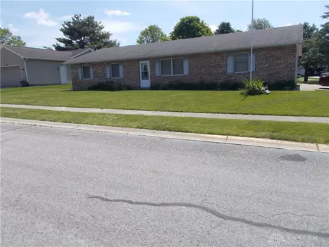 317 Seneca Dr, Pleasant Hill, OH 45359