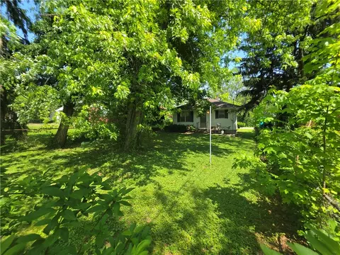 Exterior - 342 Springbrook Blvd, Dayton, OH 45405 photo 5 of 7