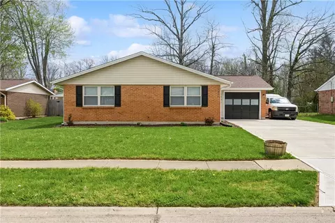 2246 Chapel Dr, Fairborn, OH 45324