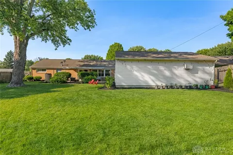 Exterior - 152 Blackstone Dr, Centerville, OH 45459 photo 8 of 9