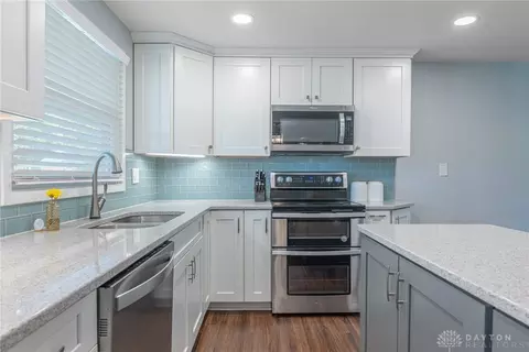 Kitchen - 152 Blackstone Dr, Centerville, OH 45459 photo 3 of 6